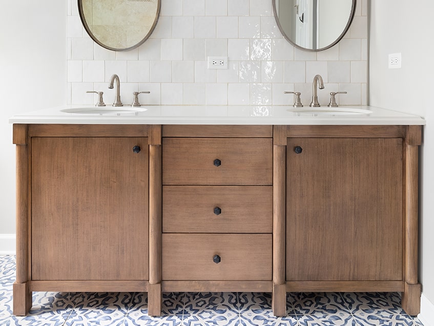 Traditional Bathroom vanity